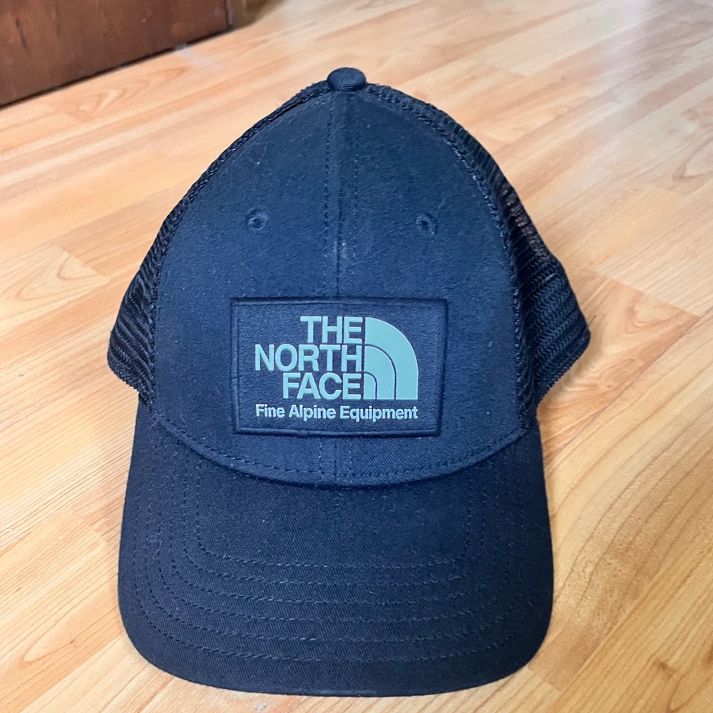 Men’s North Face Mudder Trucker Hat Snap Back